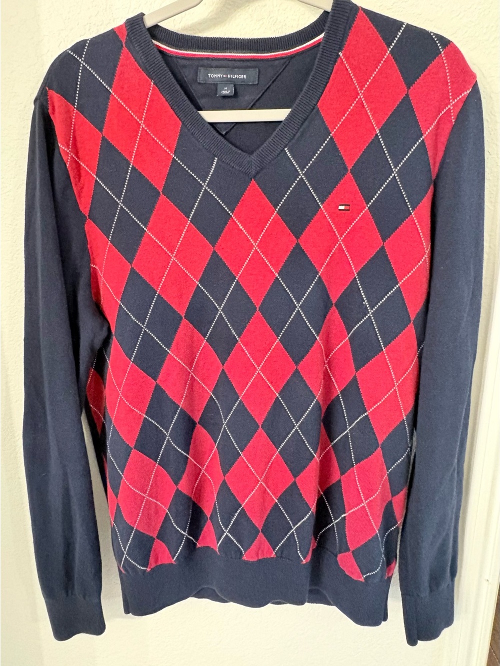 Tommy Hilfiger Red & Navy Argyle Cotton V-Neck Sweater Size Medium